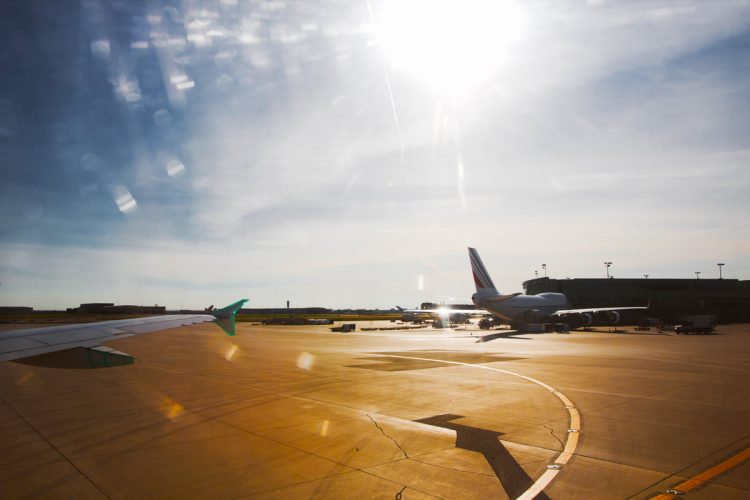 9 Tips for Awesome Photos from Airplane Windows: Sun Glare